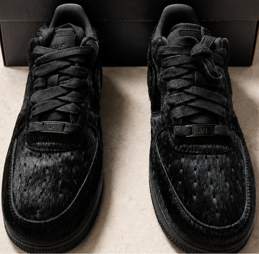 Nike Air Force 1 Pony Hair Triple Black Femme vue avant