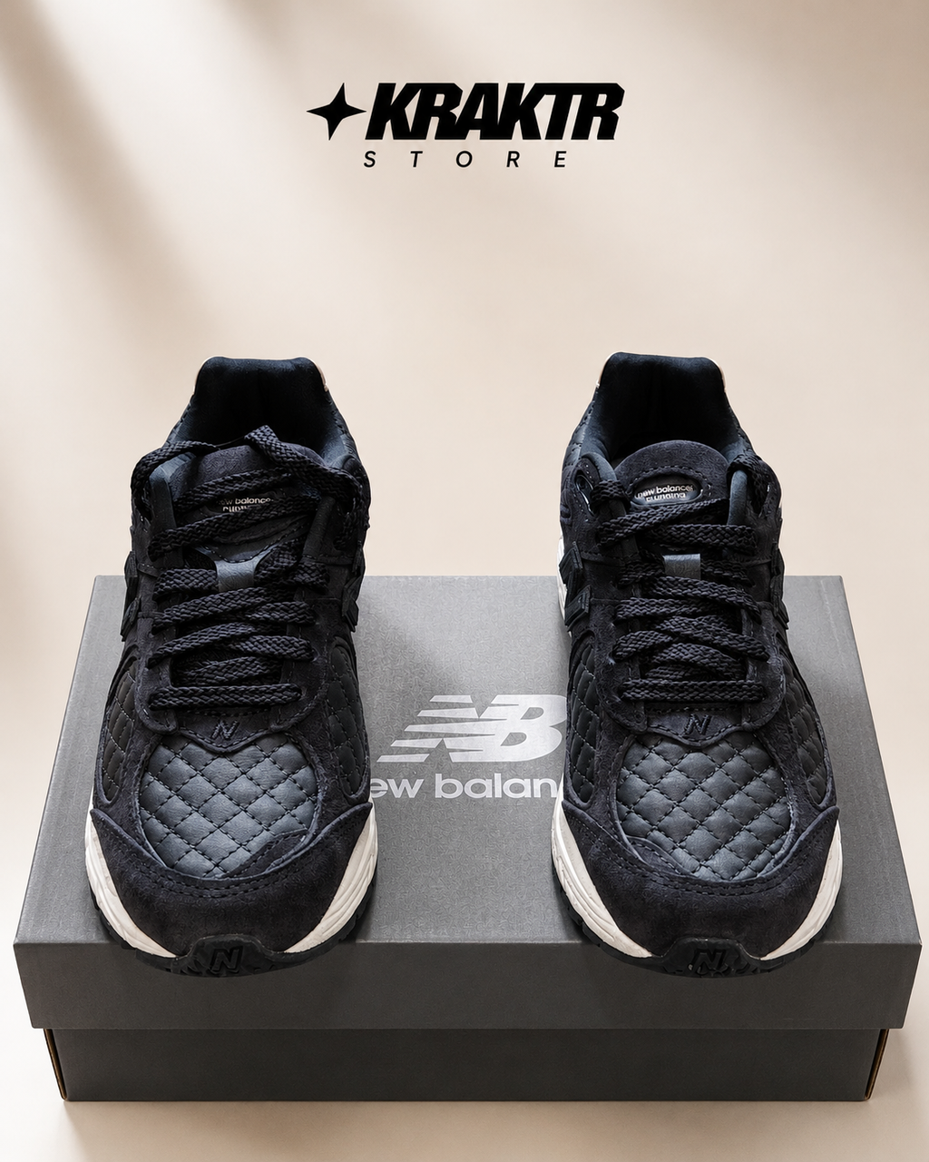 New Balance 2002R Protection Pack Black Quilted Taille 37,5