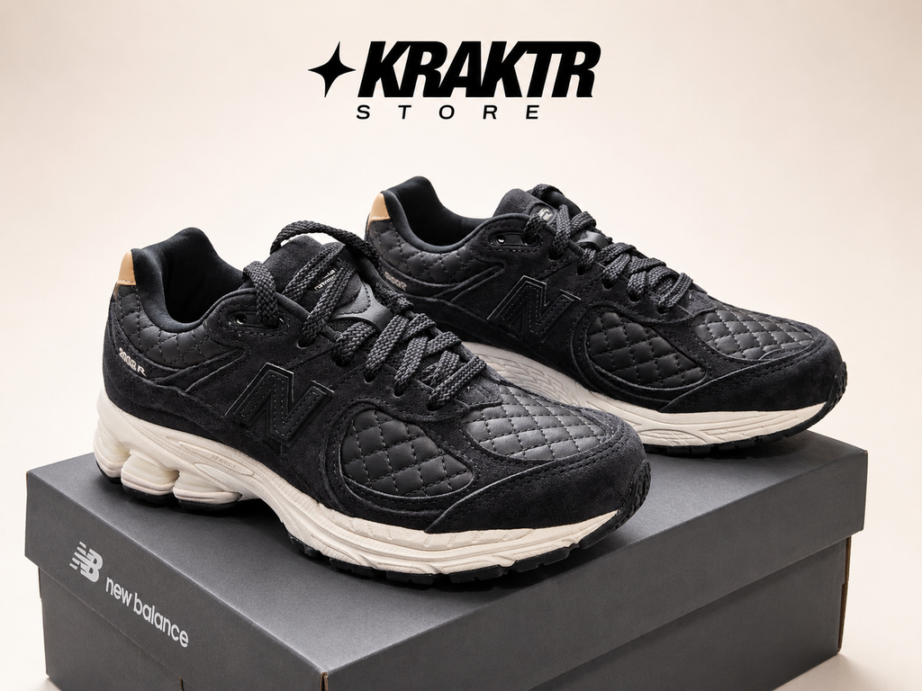 New Balance 2002R Protection Pack Black Quilted Taille 37,5