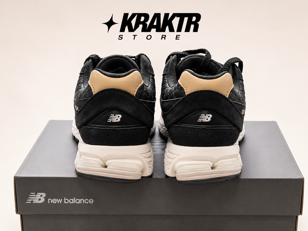 New Balance 2002R Protection Pack Black Quilted Taille 37,5
