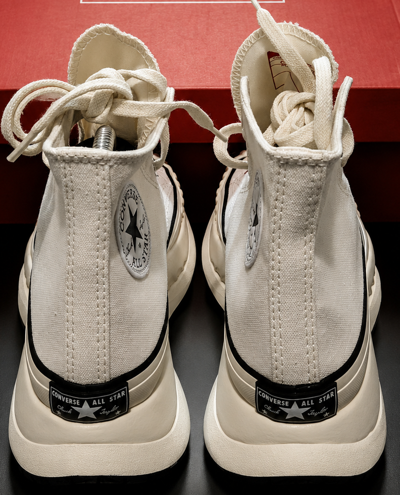 Converse Chuck 70 AT-CX Hi Vintage White Egret Black vue du dessus avec lacets