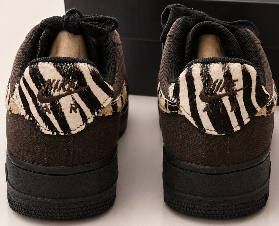 Nike Air Force 1 ’07 Baroque Brown Cow Print vue arrière talons