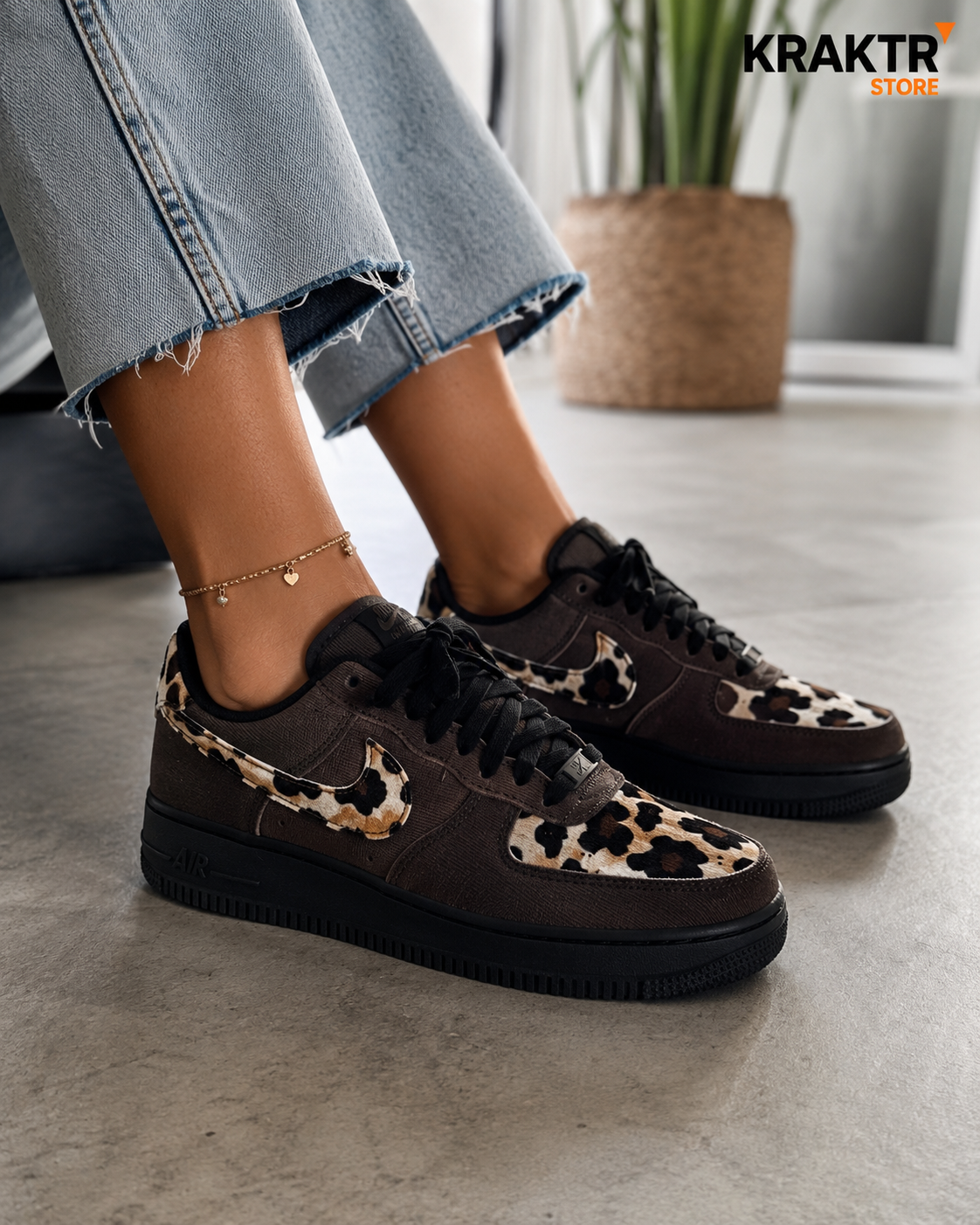 Nike Air Force 1 ’07 Cow Print portée aux pieds look femme lifestyle