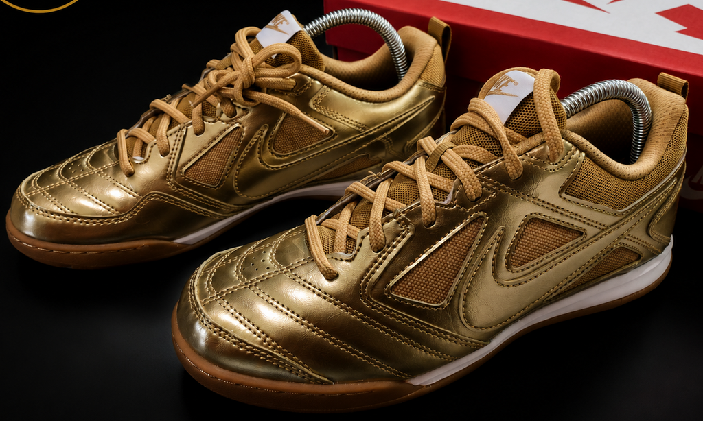 Vue latérale Nike Gato LV8 GS Metallic Gold sneaker basse or métallisé
