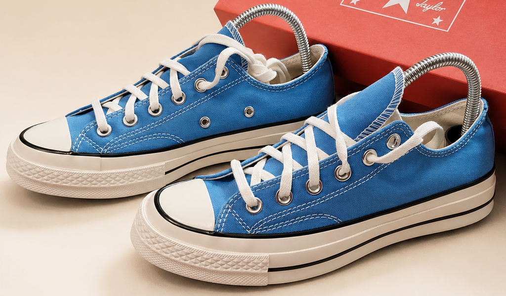 Converse Chuck 70 OX Open Sky Egret Black vue latérale avec boîte Converse