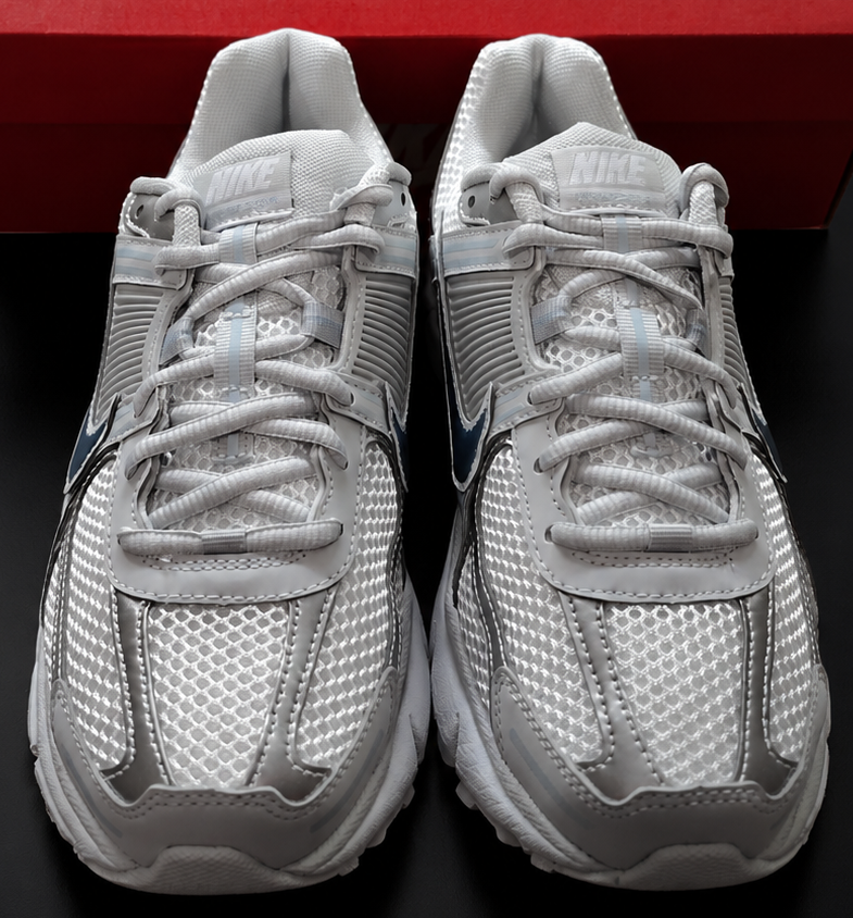 Nike Zoom Vomero 5 vue dessus détails premium argent bleu