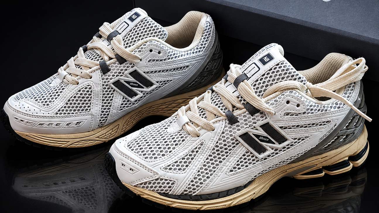 New Balance 1906R Beige Grey vue latérale avec boîte New Balance