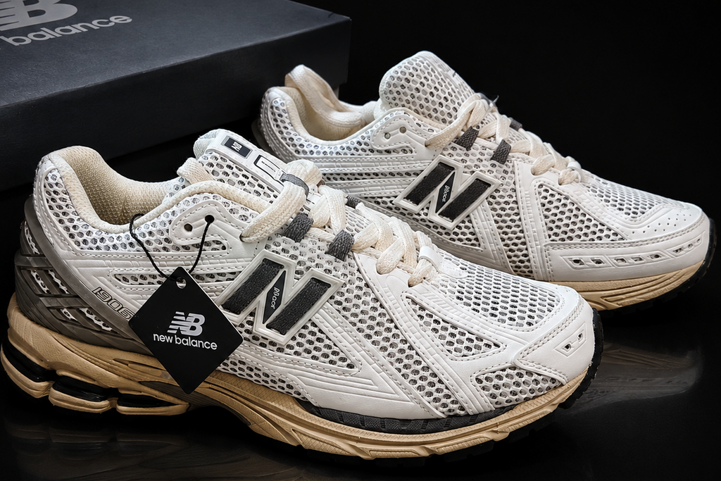 New Balance 1906R Beige Grey profil lifestyle premium
