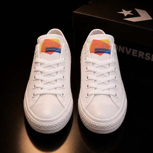 Converse CTAS Ox 165330C Unisexe vue de face fond noir premium