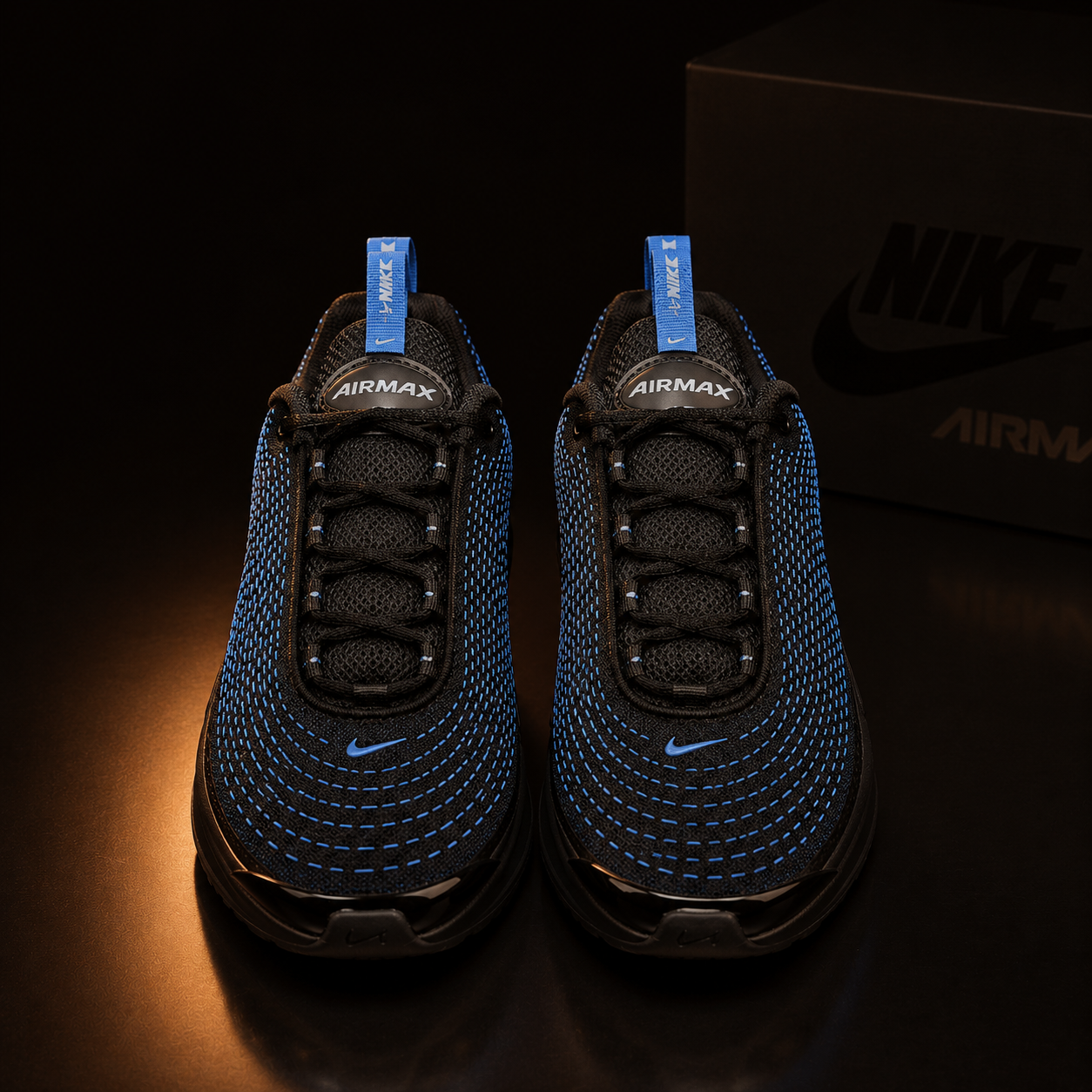 Nike Air Max DN IH4463-001 Homme vue de face légèrement plongeante sur fond noir premium