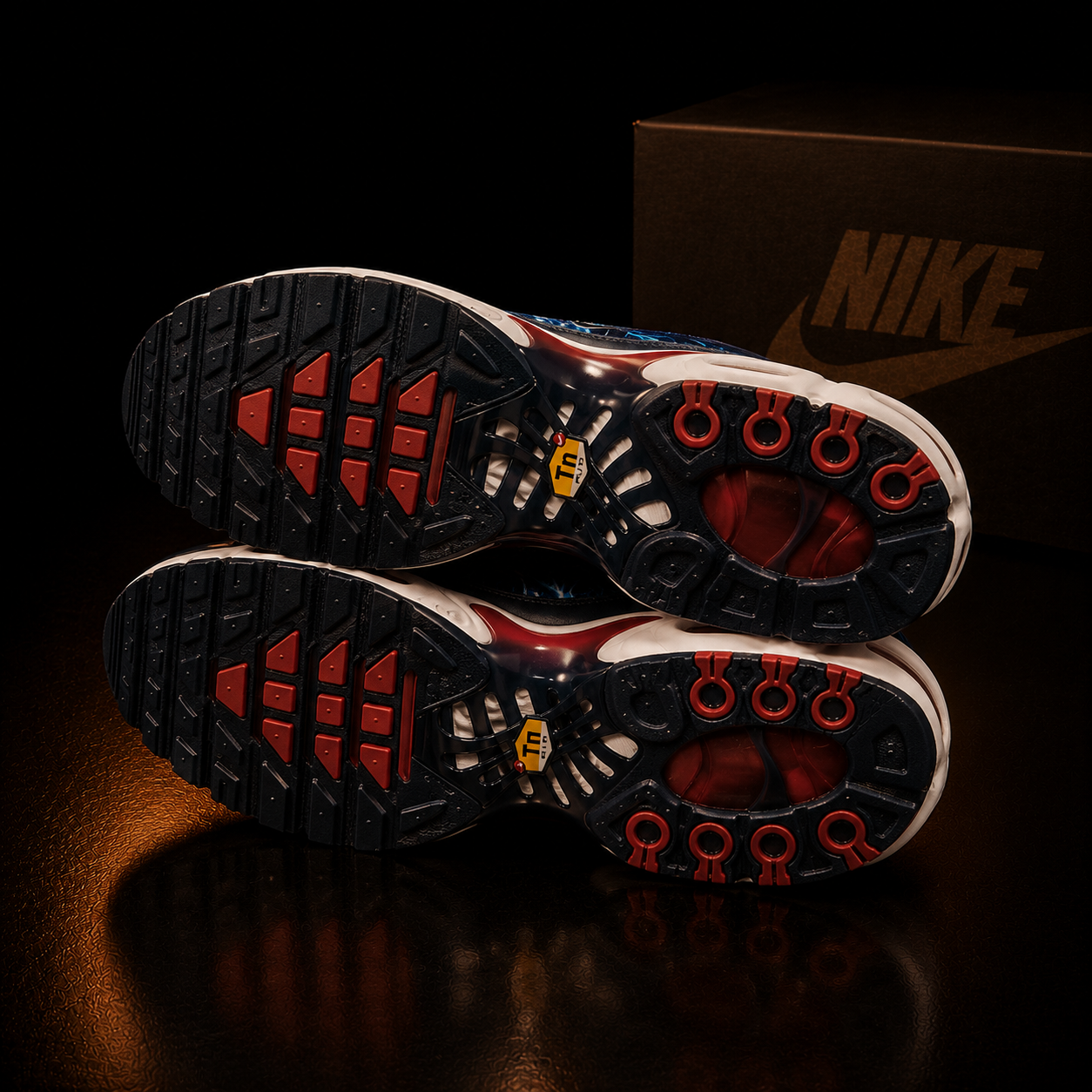 Nike Air Max Plus Eclair Lightning HV2323-400 Homme vue semelles et technologie Tuned Air