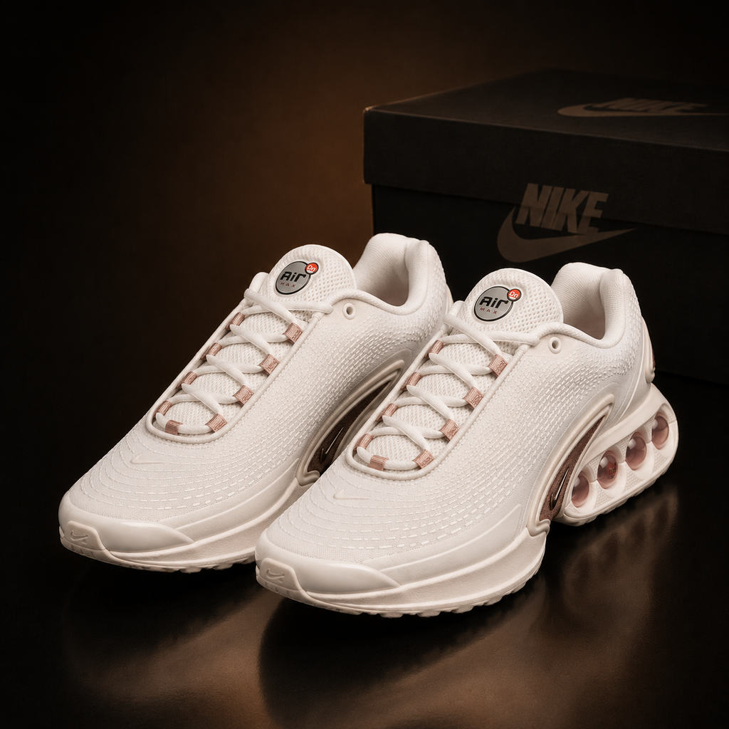 Nike Air Max DN Tech IH0284-100 Femme vue 3/4 avant gauche en paire sur fond noir premium