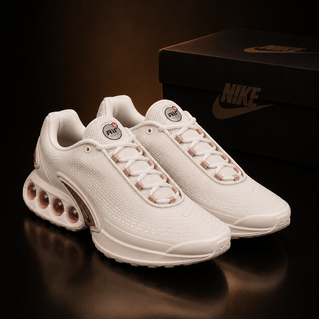 Nike Air Max DN Tech IH0284-100 Femme vue 3/4 avant droite en paire sur fond noir premium