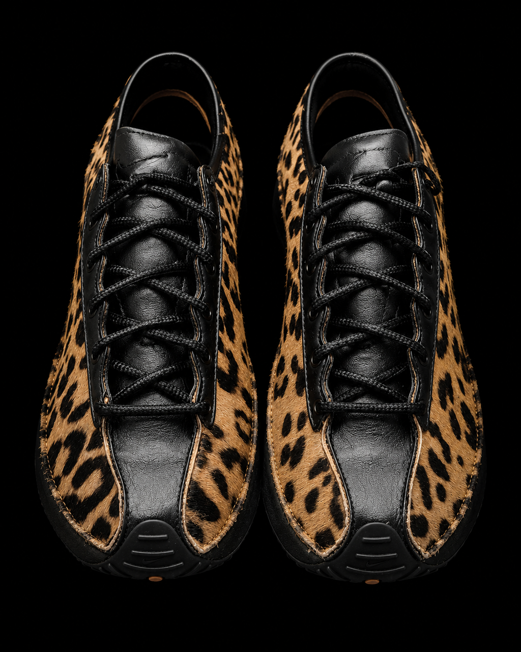 Nike Air Superfly LX Leopard HQ9148-200 vue dessus sur fond noir premium