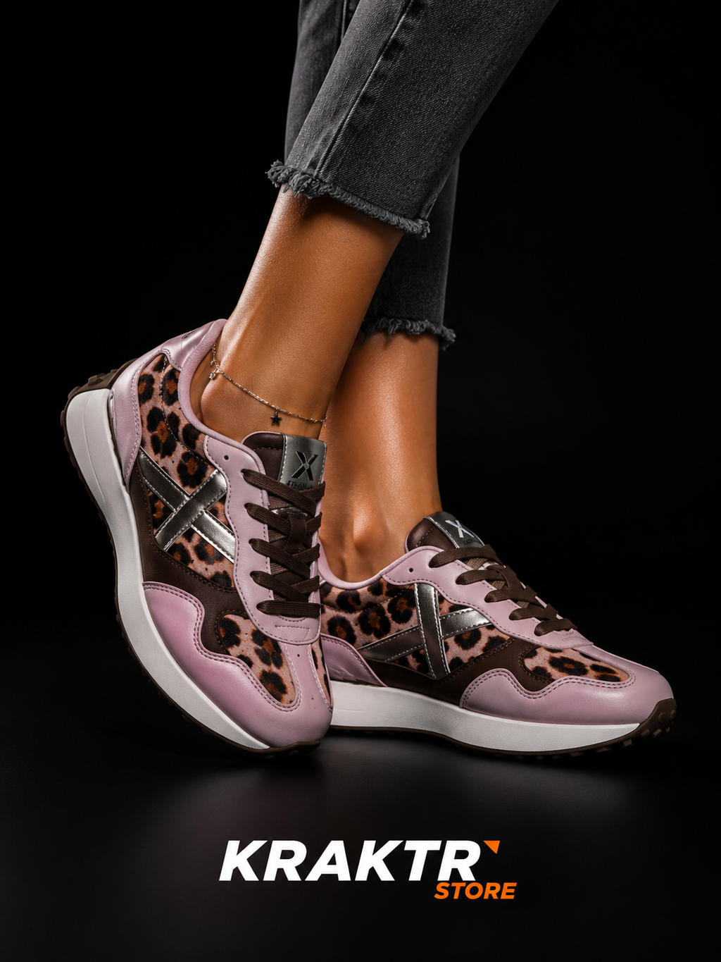 Munich Road Woman 28 Leopard Rose femme portée aux pieds