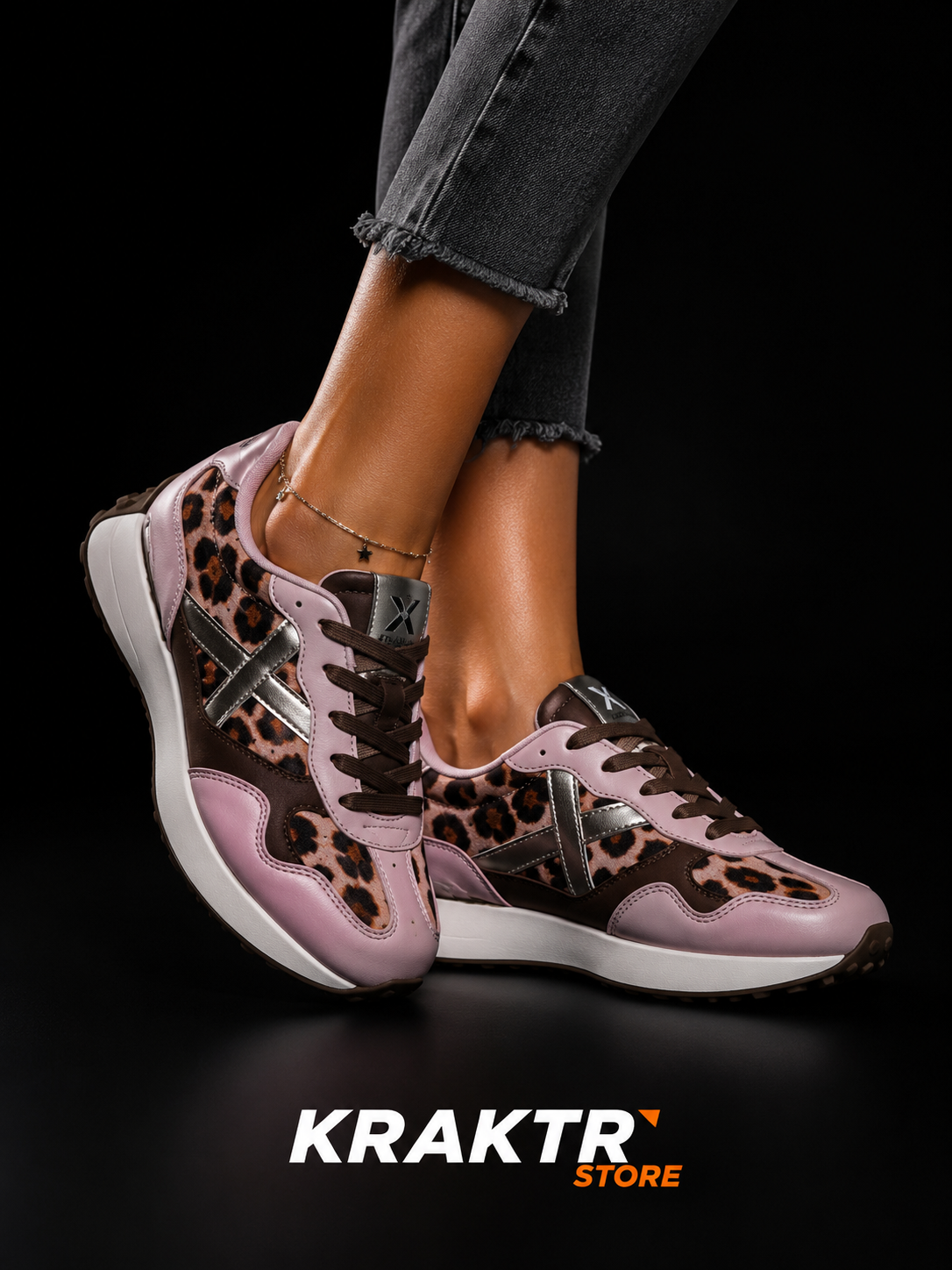 Munich Road Woman 28 Leopard Rose femme portée aux pieds