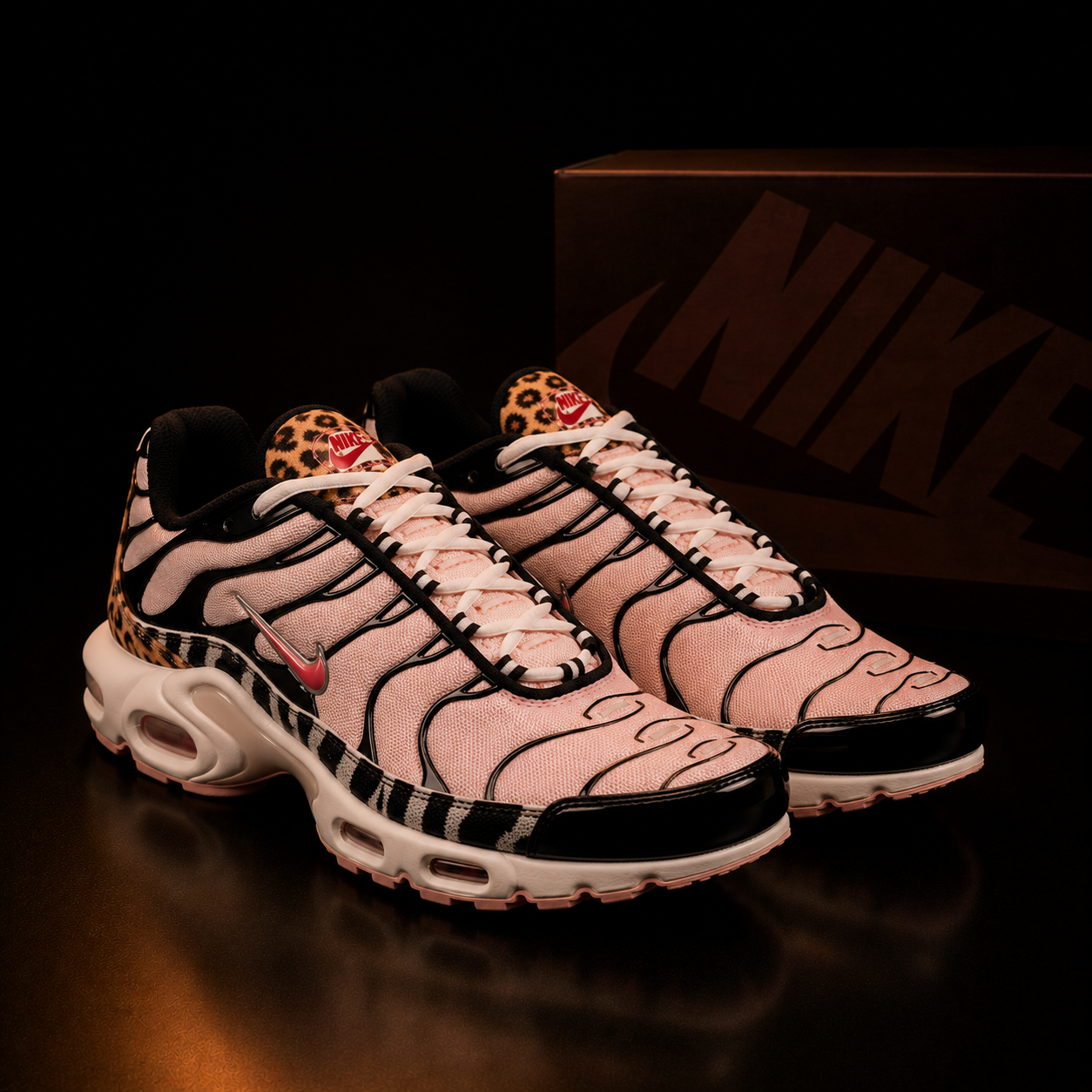 Nike Air Max Plus DZ4842-600 Femme vue 3/4 droite de face – détails Tuned Air