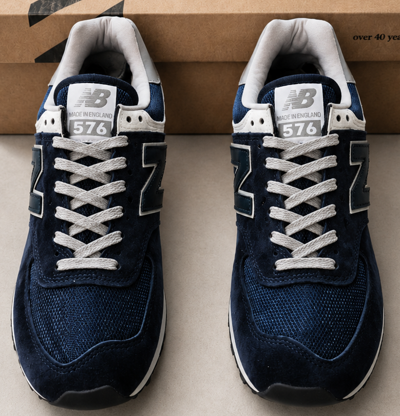 New Balance 576 Made in UK Navy vue dessus détails mesh suède
