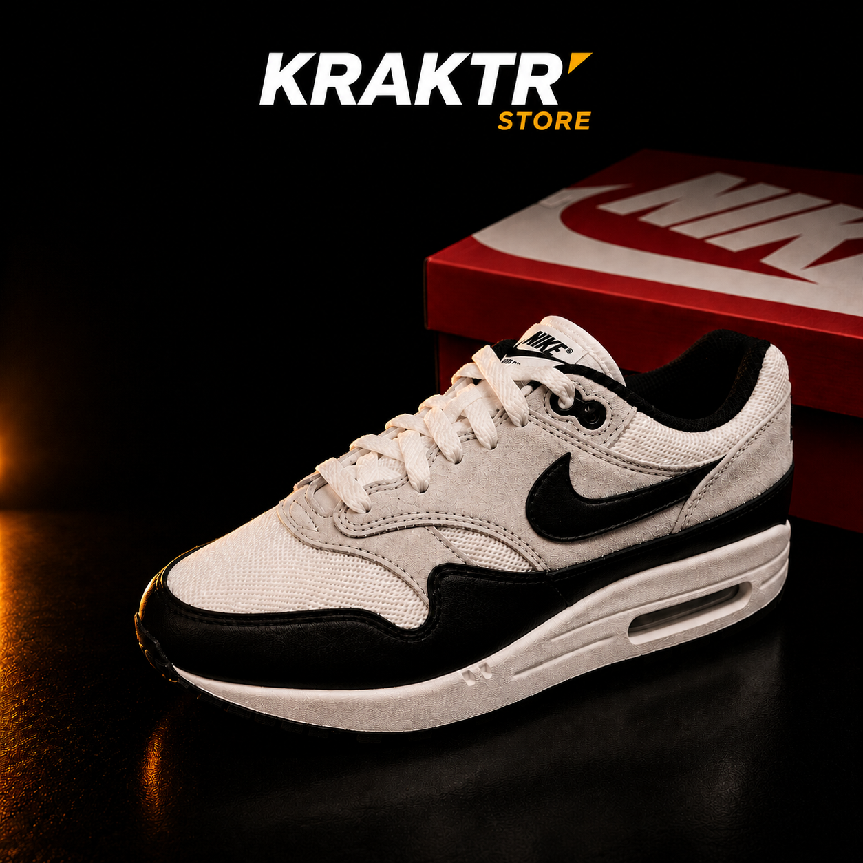 Nike Air Max 1 Essential White Black vue premium fond noir avec boîte Nike rouge