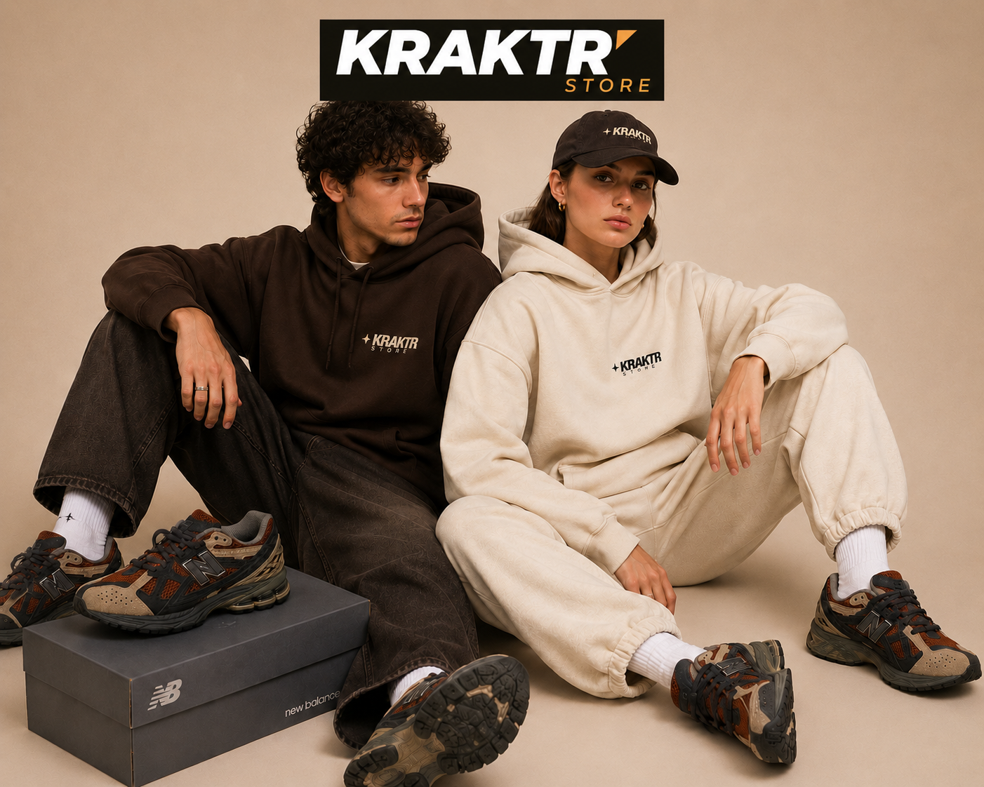 Couple portant la New Balance 1906R Rust Black dans un look streetwear premium KRAKTR STORE