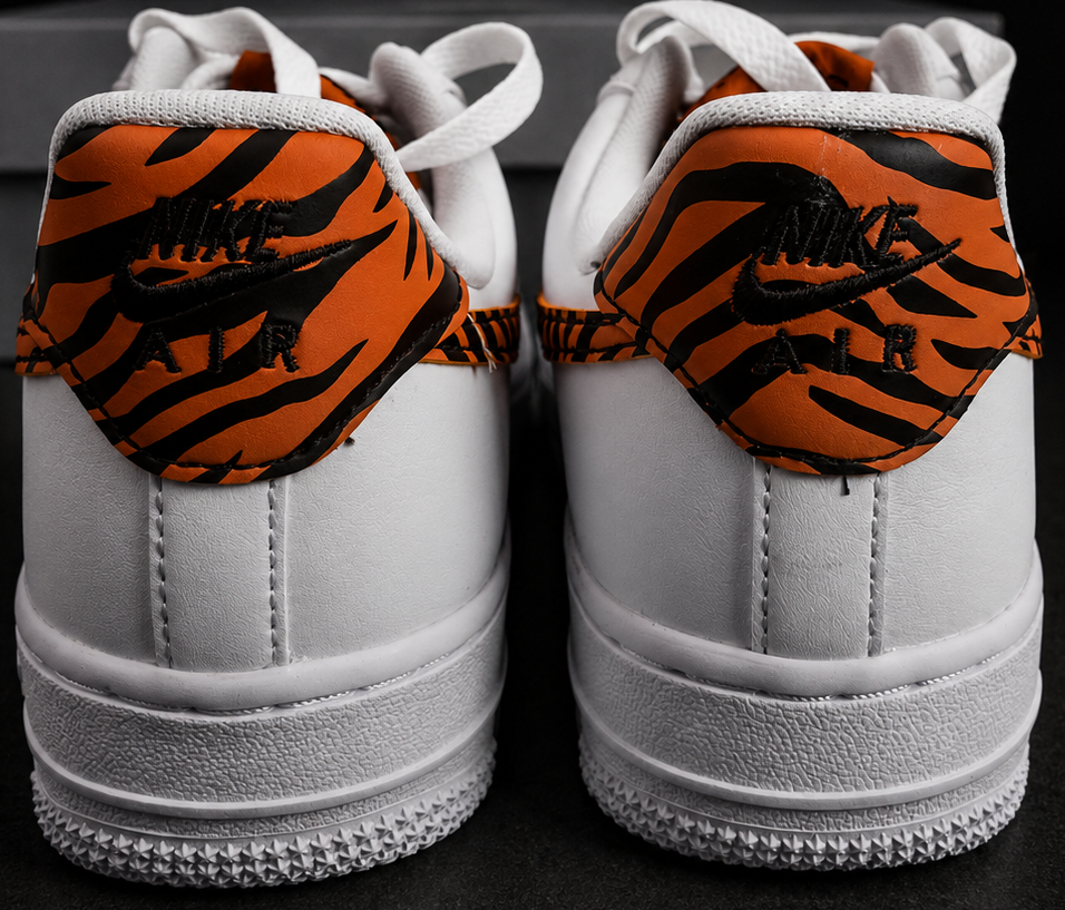 Nike Air Force 1 '07 Tiger Swoosh Femme détail arrière talons motif tigre